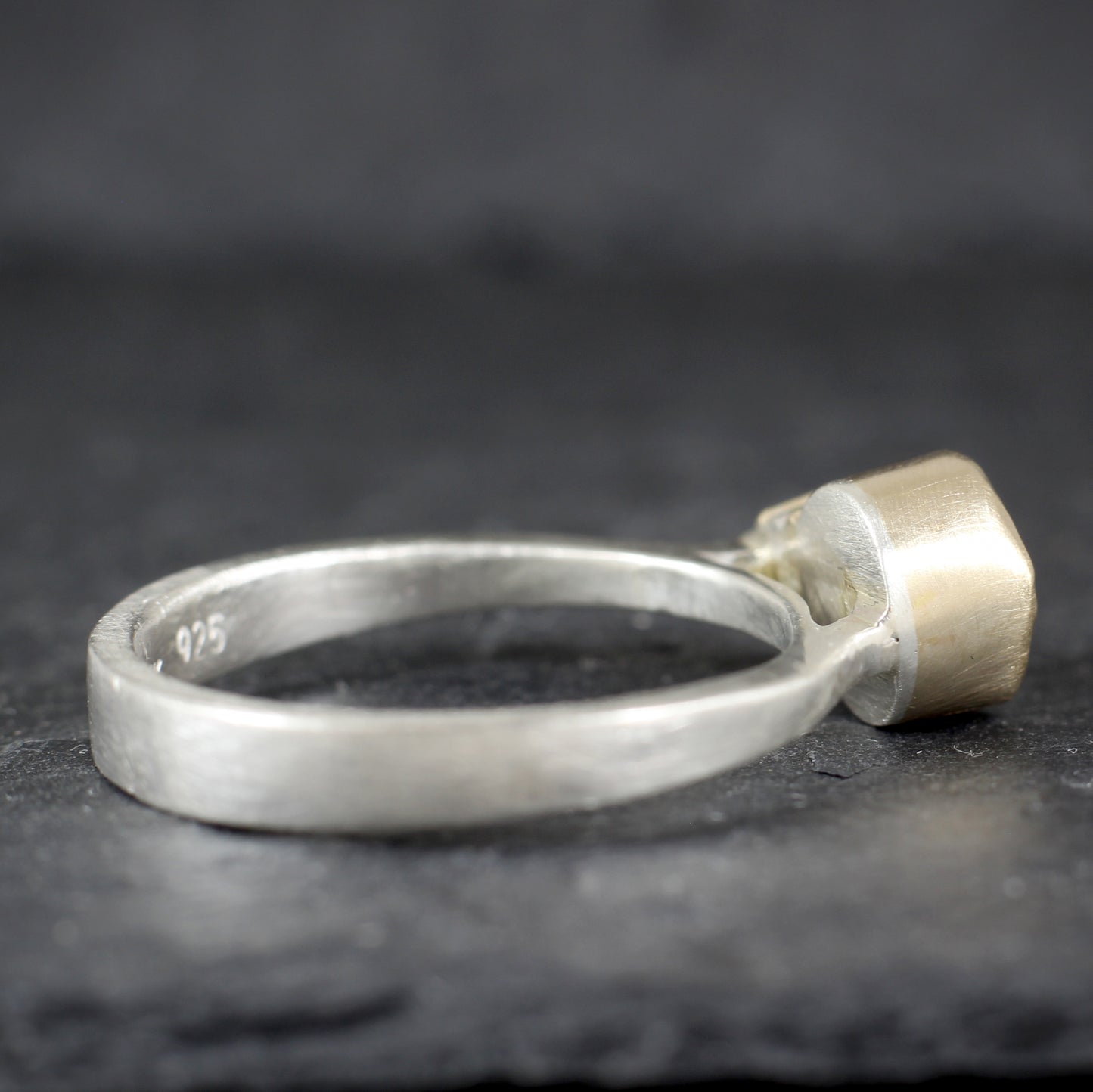 Mågi ring - Raw Montana Sapphire and Australian Sapphire Ring