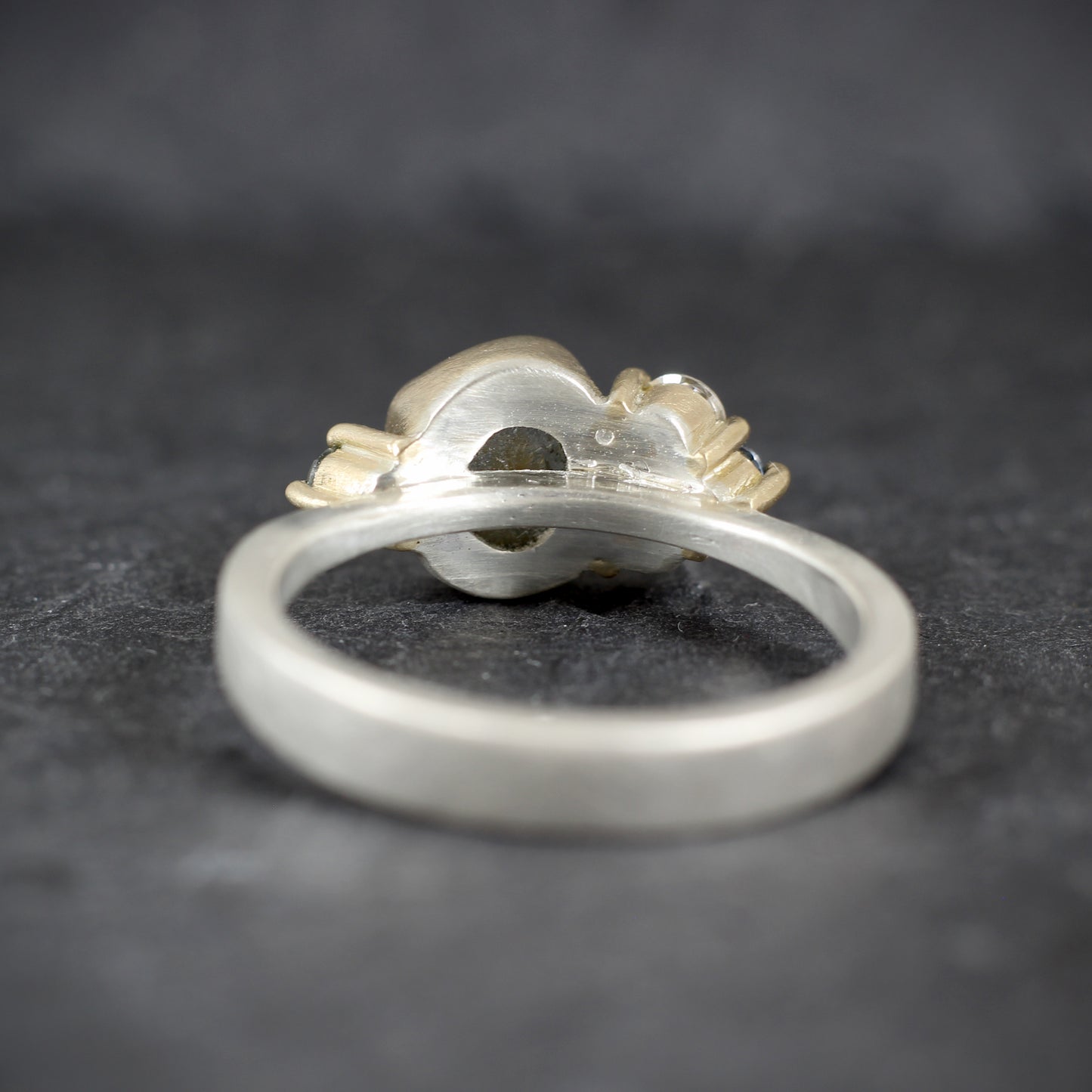 Montagne ring - Raw Montana Sapphire ring