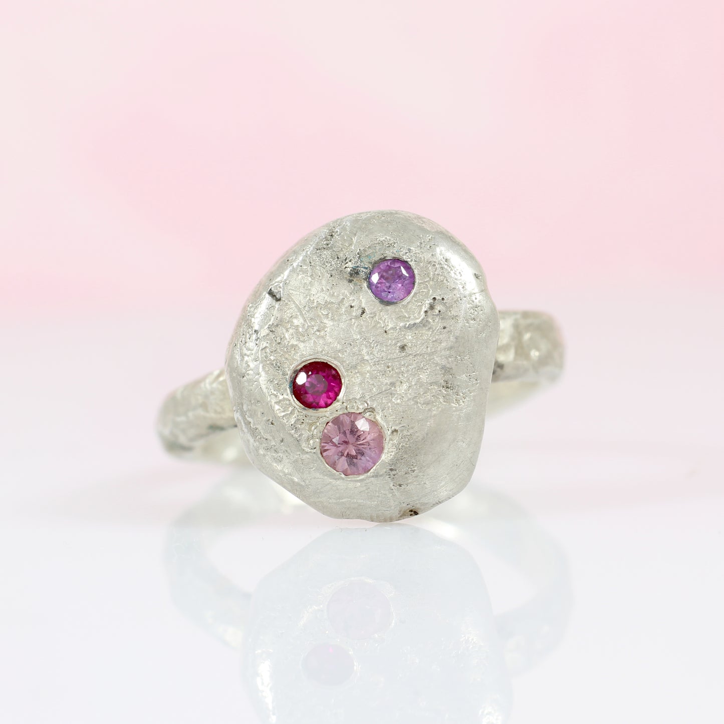 Delia Pebble Ring