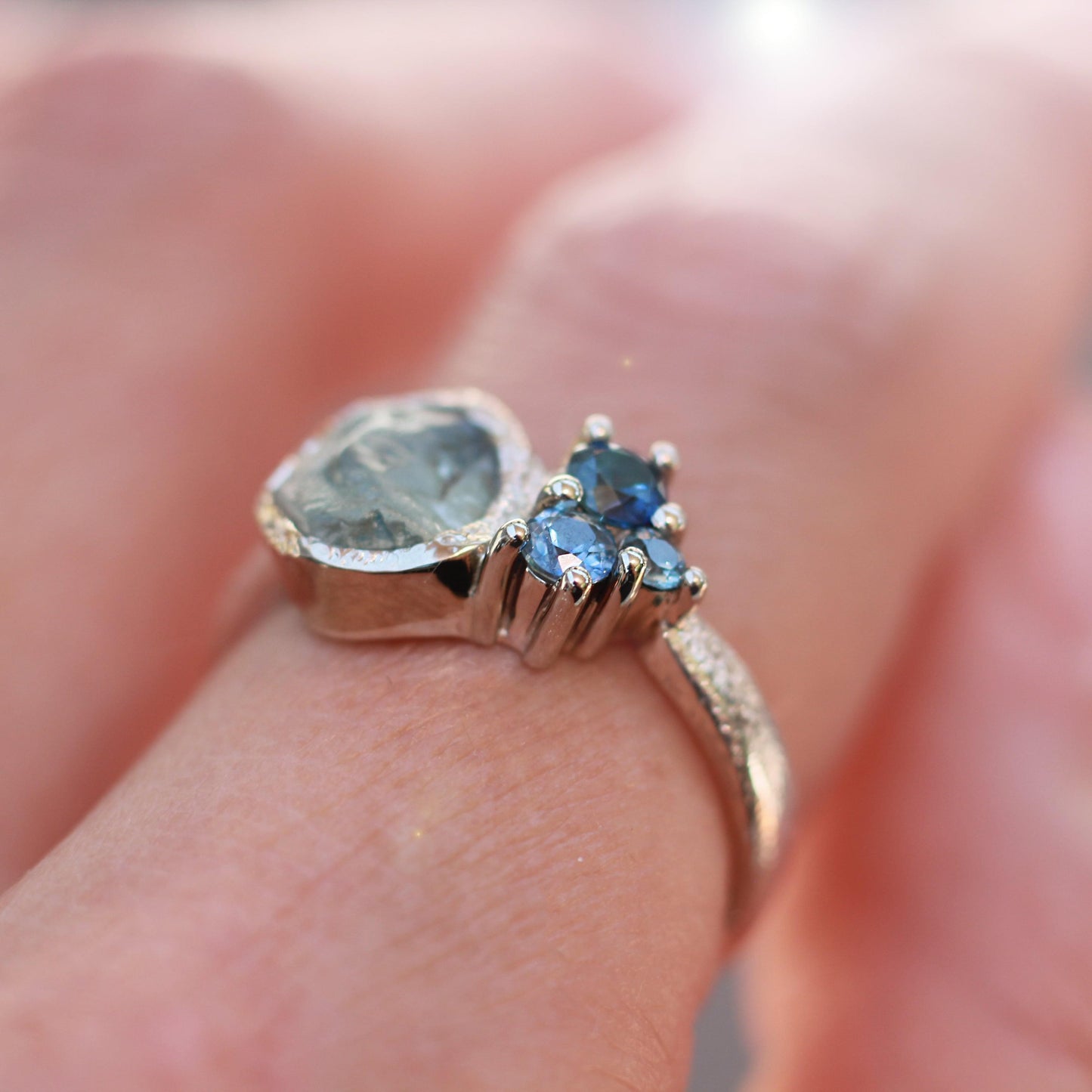 Glacé ring - Montana sapphire ring