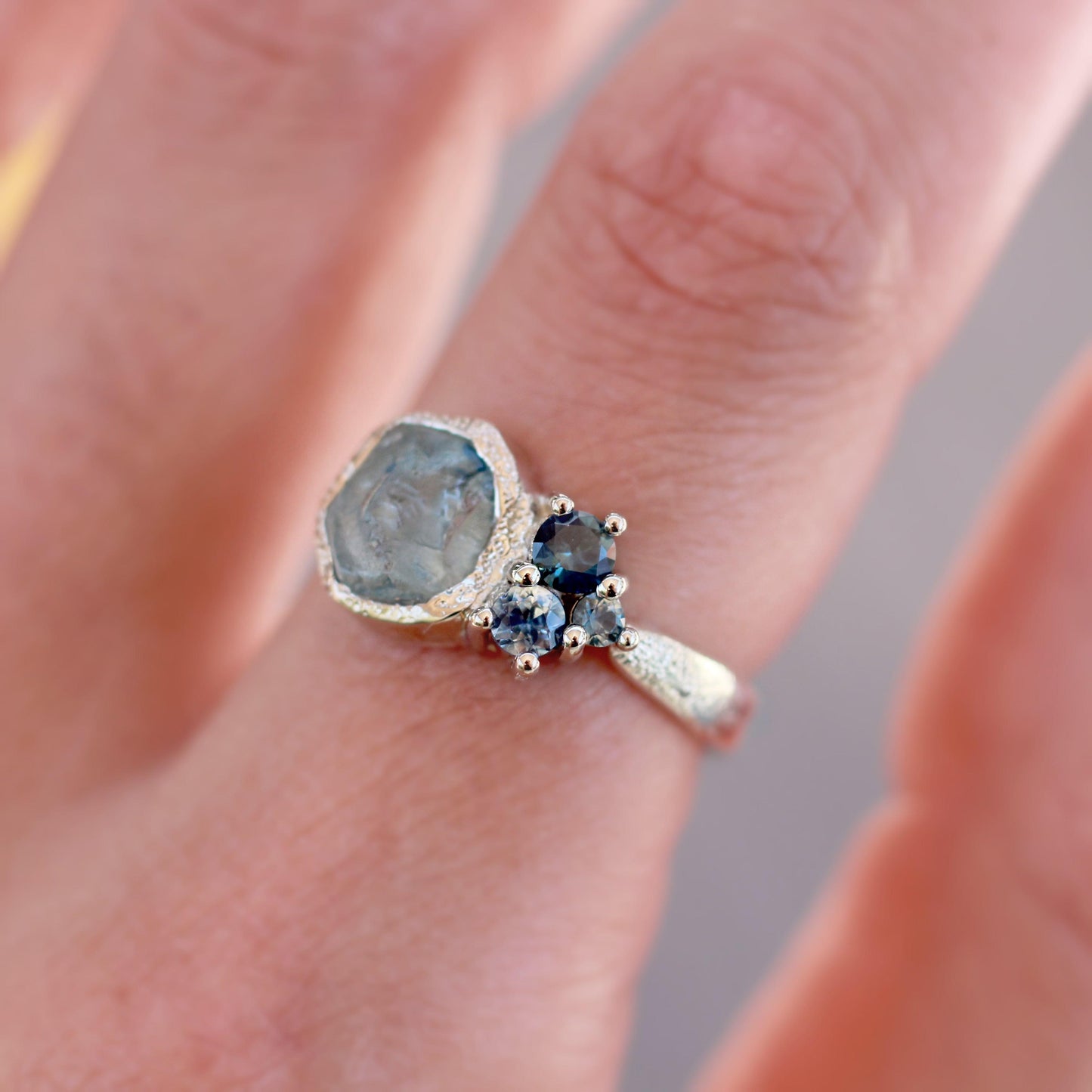 Glacé ring - Montana sapphire ring