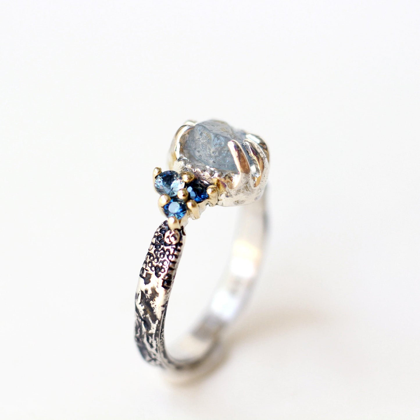 Apo Ring - Raw Montana sapphire ring
