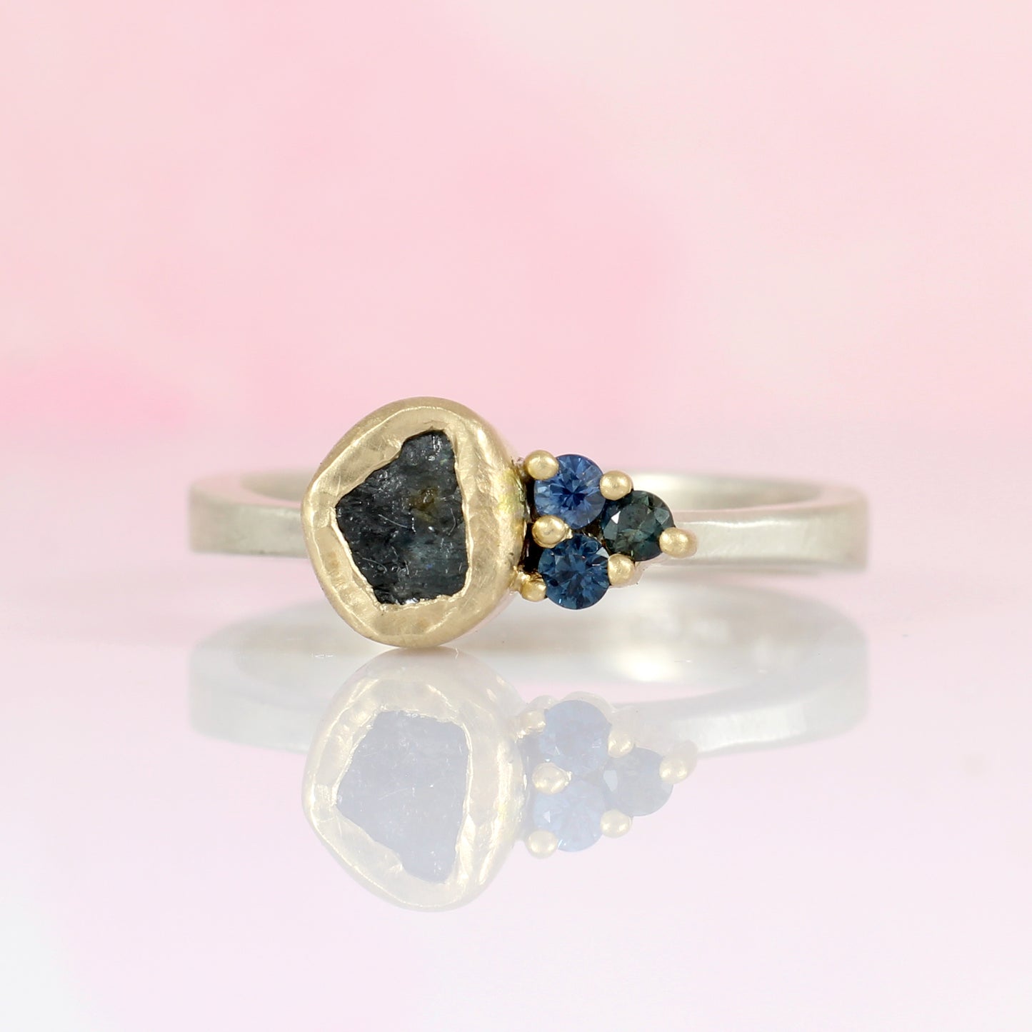 Mågi ring - Raw Montana Sapphire and Australian Sapphire Ring