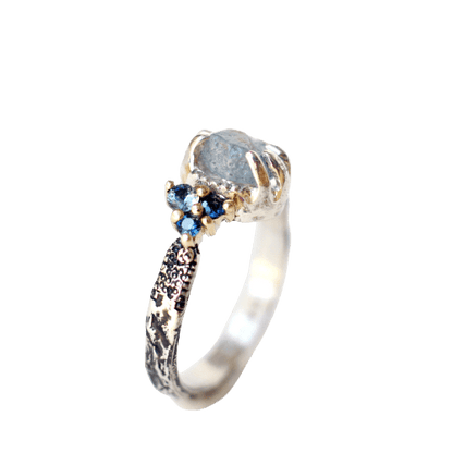 Apo Ring - Raw Montana sapphire ring